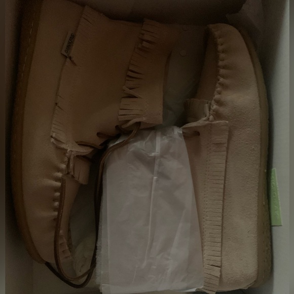 Brand NEW Moccasins Size 9 - Picture 6 of 9